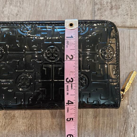 Tory Burch Patent Leather Emerson Logo Zip-Around Wallet Black Embossed Timeless - Picture 3 of 14